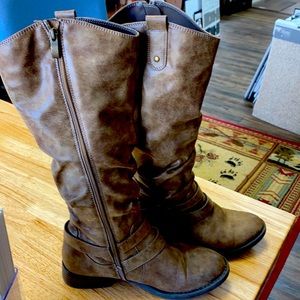 Women’s riding boots size 7 1/2